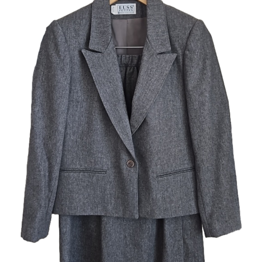 Russ Petites Gray Suit. Sz 6